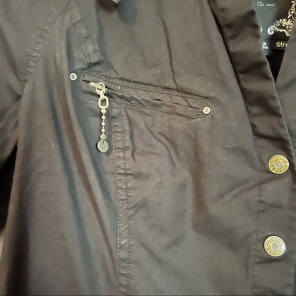 Guess black snap button long sleeve top. Size small‎ - Picture 9 of 13